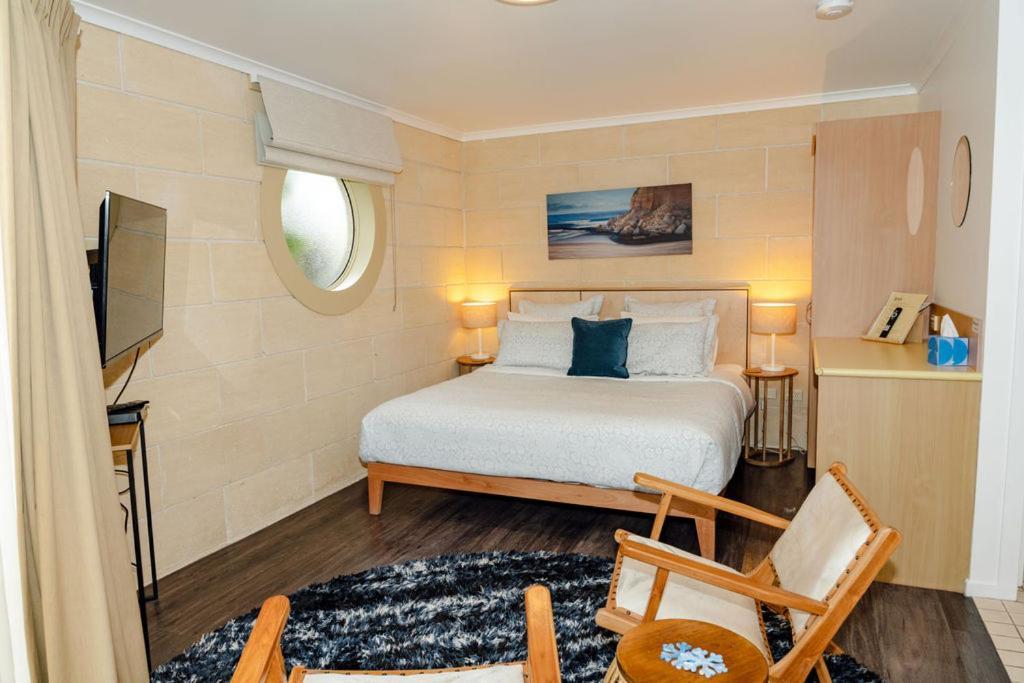Portside 3*